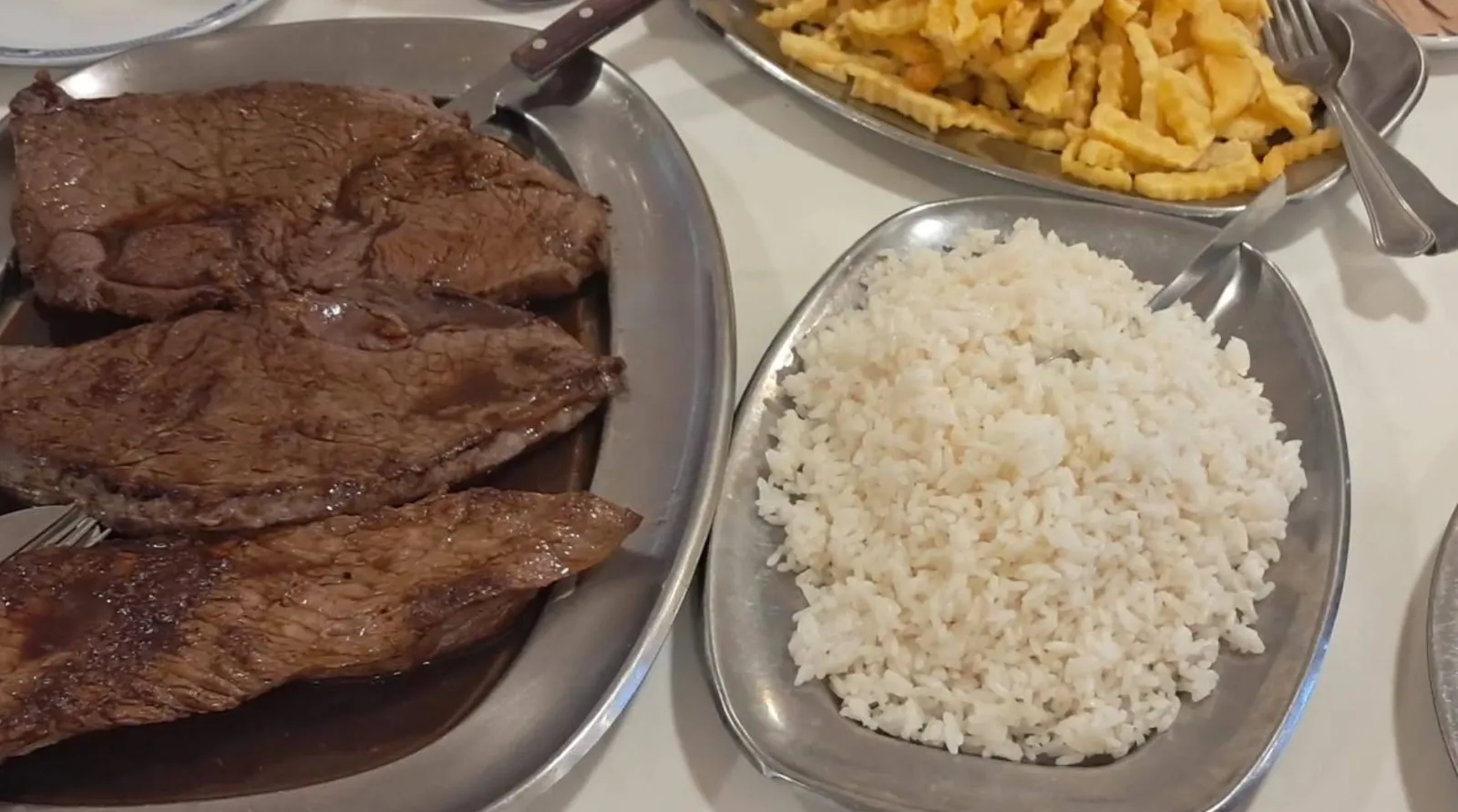 Posta — Casa dos Bifes silva, tasco em Arouca