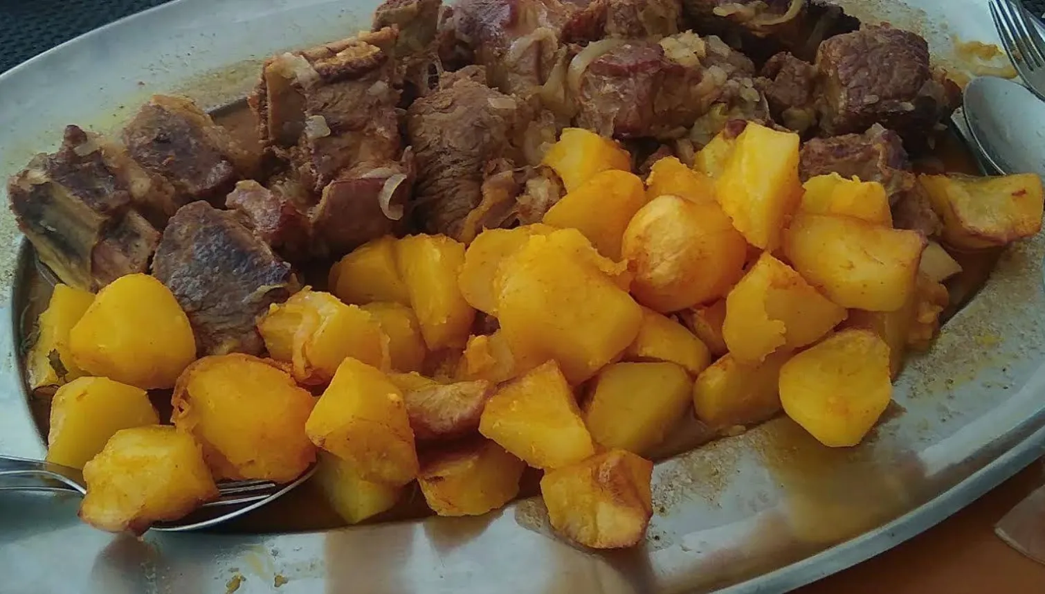Restaurante "O Grande", a tasco in Oliveira de Frades