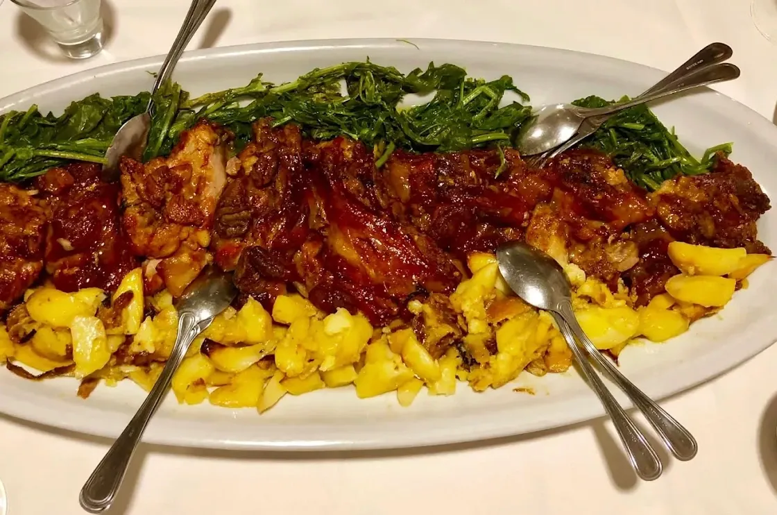 Vitela assada — Taberninha O Chico, tasco em Barcelos