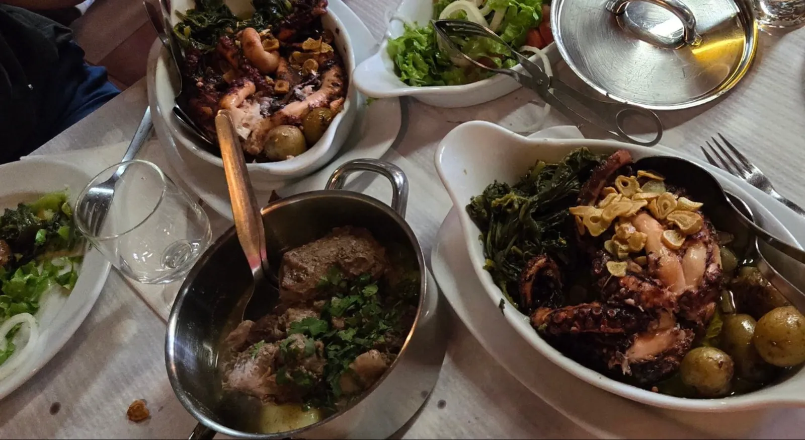 Comida de tacho — Solar dos Pintor, tasco em Loures