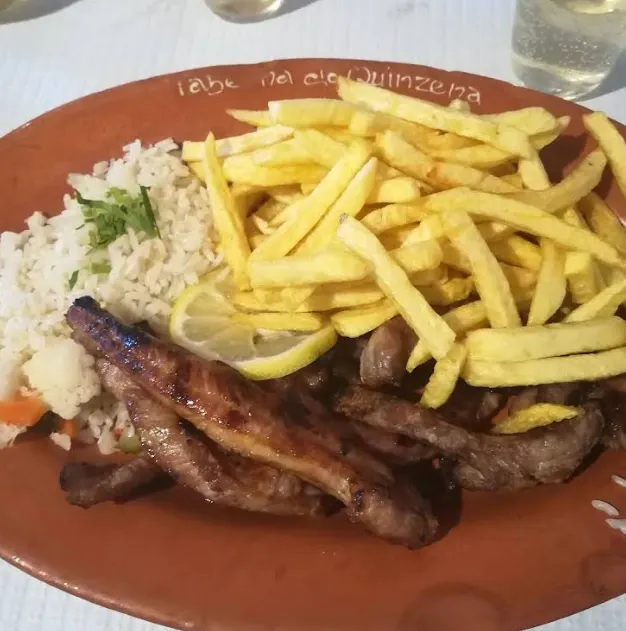 Grelhados — Taberna do Quinzena, a tasco in Cartaxo