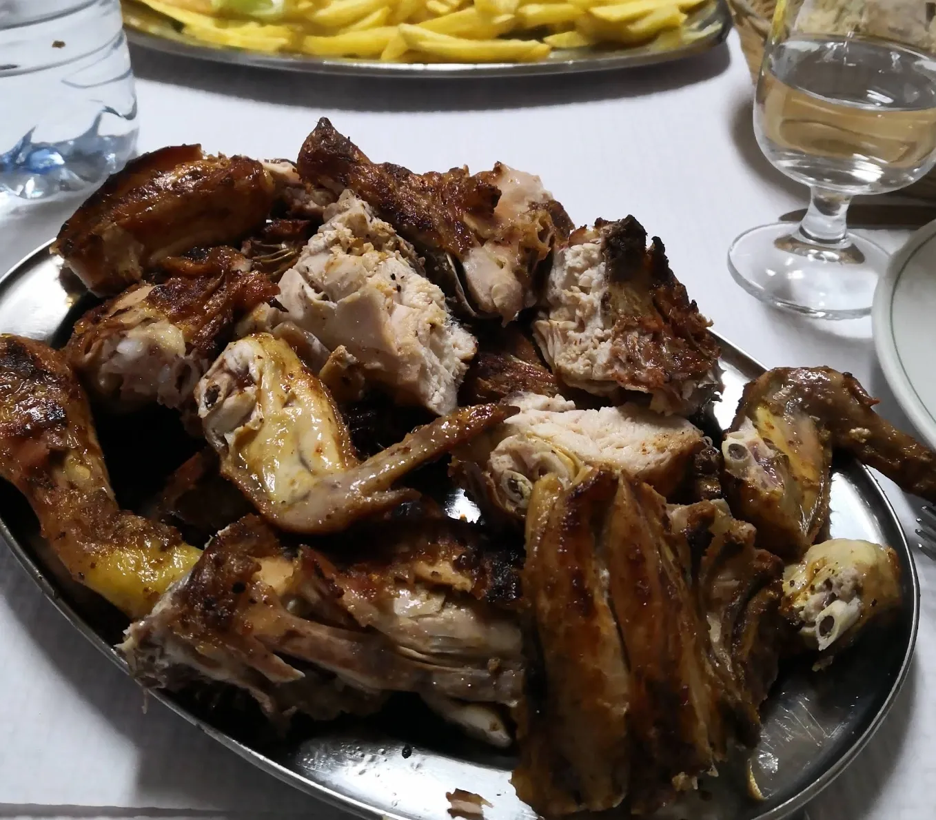 Frango — Churrasqueira Frango de Alburitel, tasco em Ourém