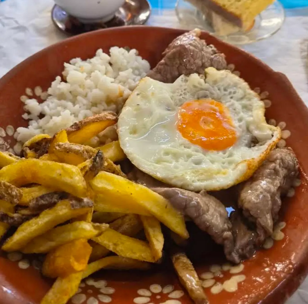 Petisco Saloio, tasco em Lisboa