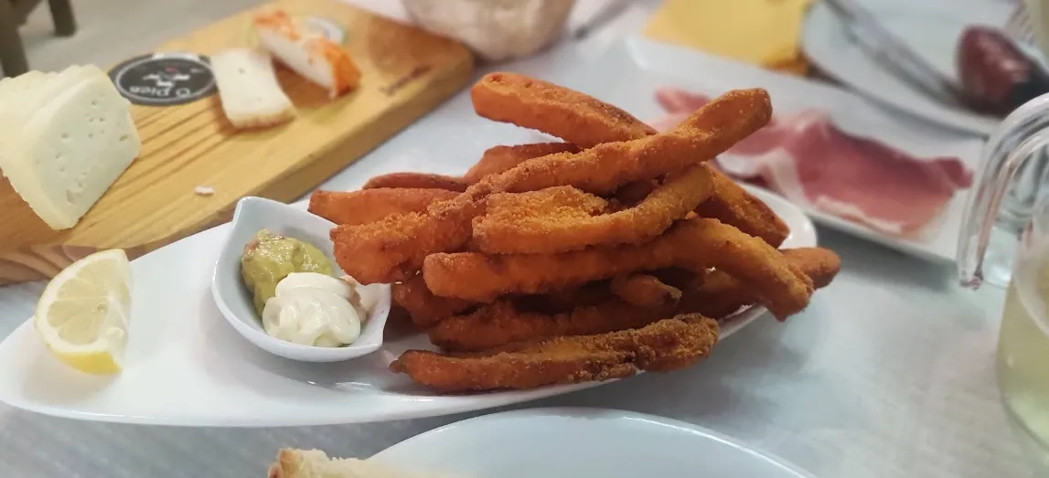 Petiscos — Taska Da Txika, a tasco in Lisboa