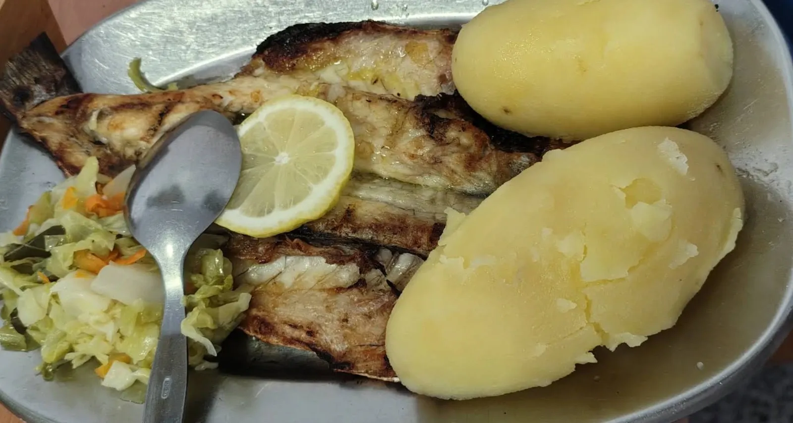 Cantinho de Luanda, a tasco in Vila Nova de Gaia