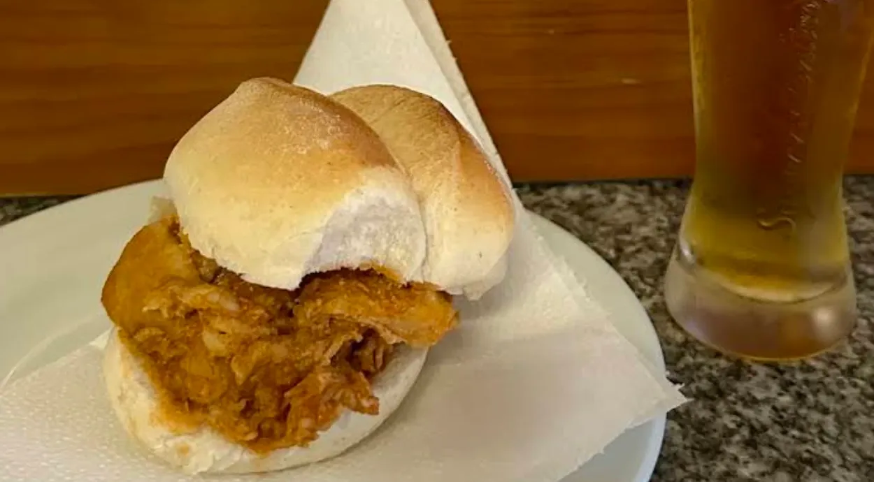 Petiscos — Tasca Casa Louro, tasco no Porto
