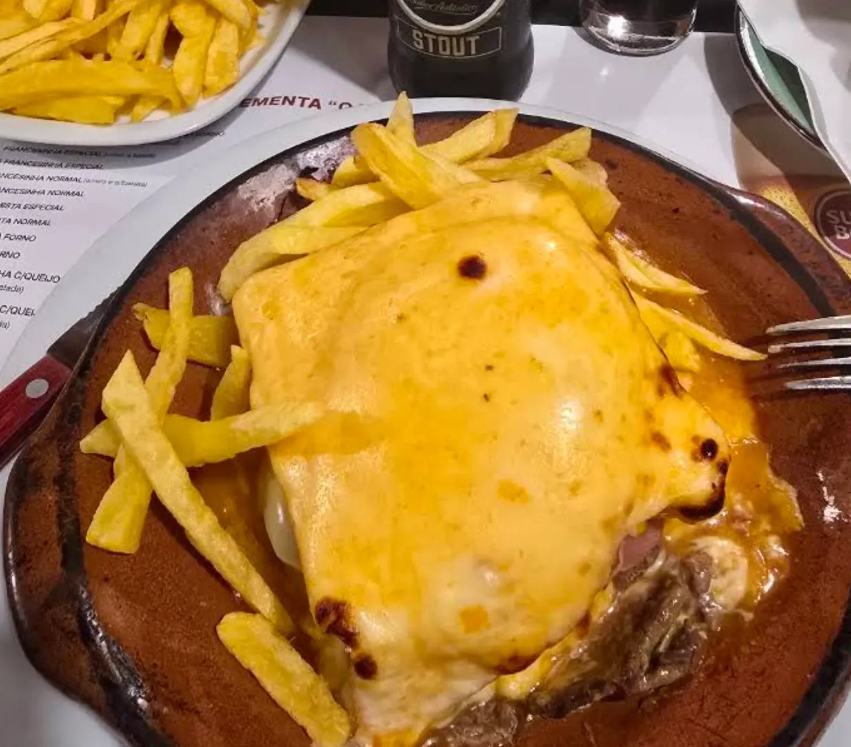 Francesinha — Forno de Coimbrões, tasco em Vila Nova de Gaia